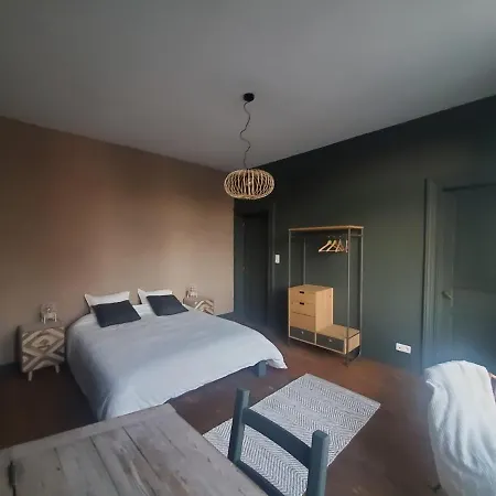 Le Kiosque Apartment *